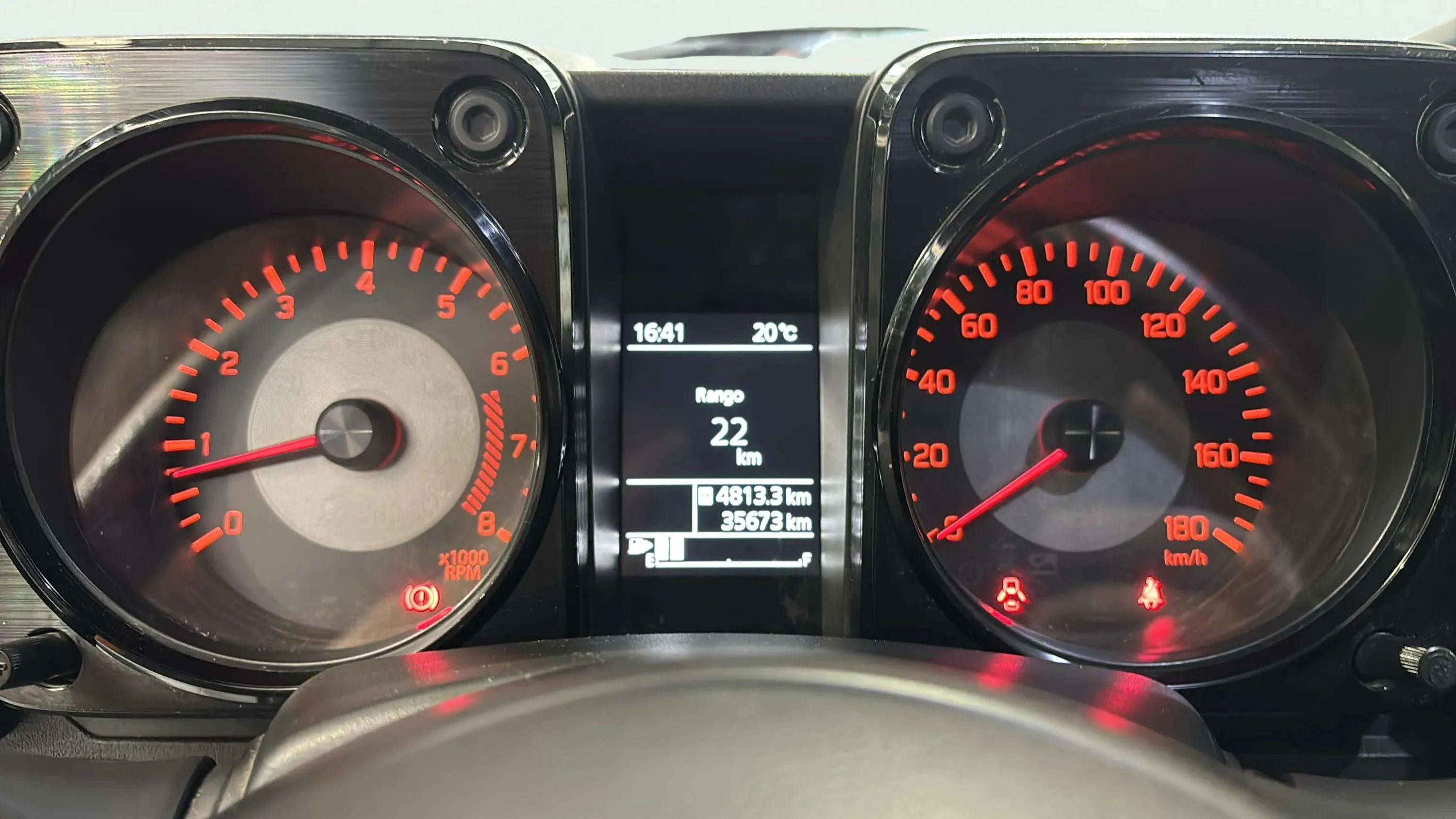 Suzuki Jimny 1.5 JLX - foto 15