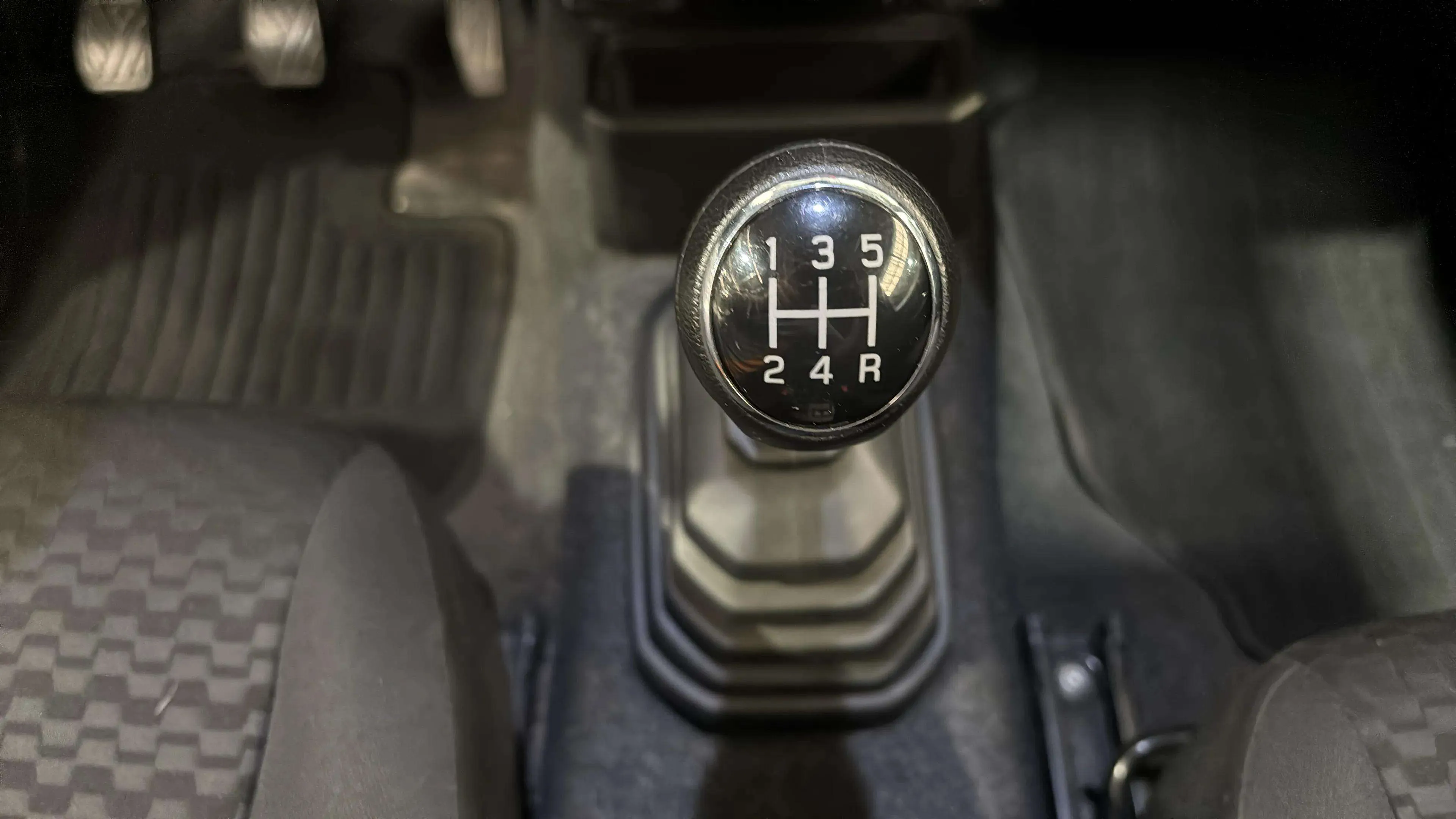 Suzuki Jimny 1.5 JLX - foto 17