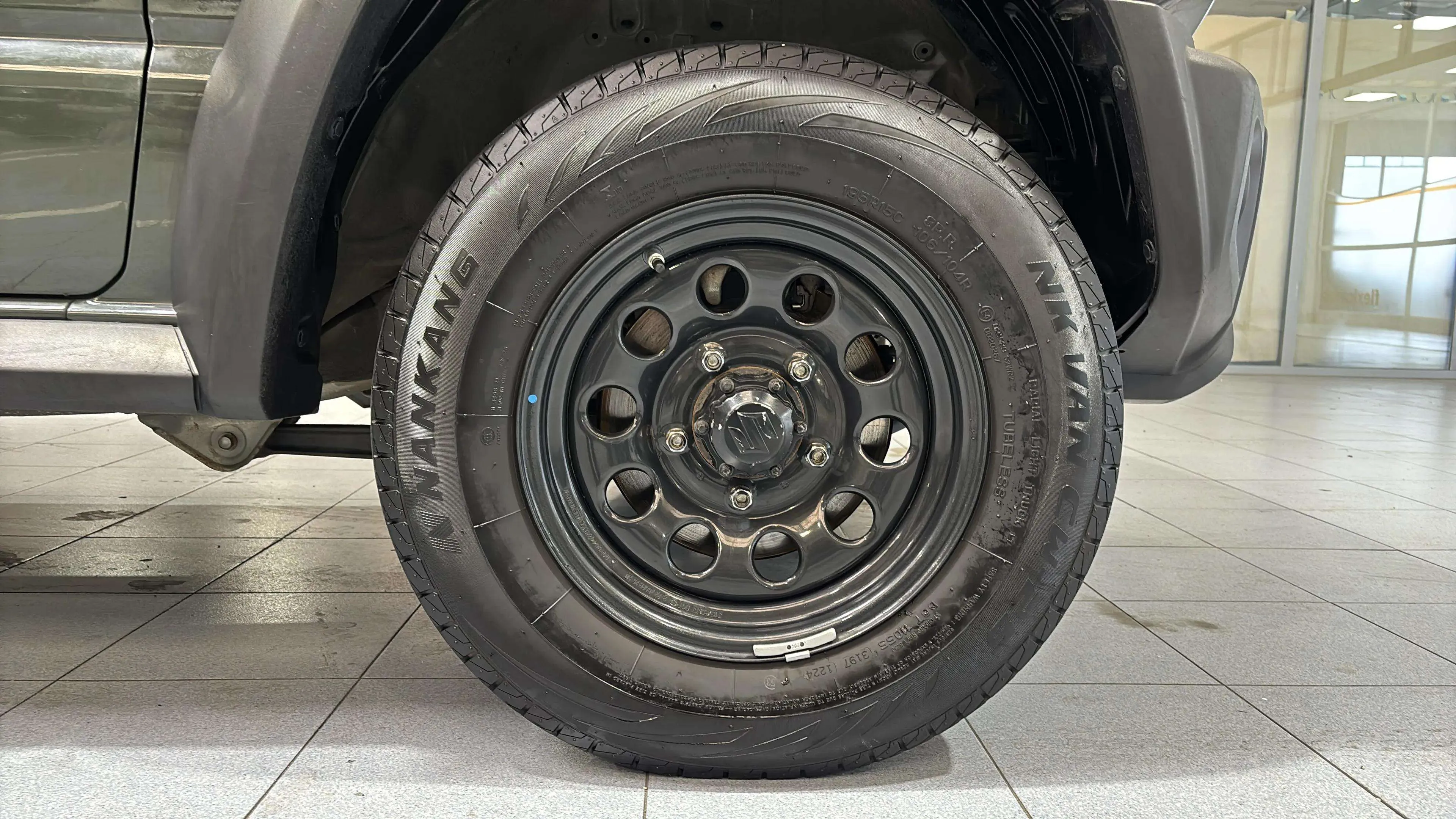 Suzuki Jimny 1.5 JLX - foto 25
