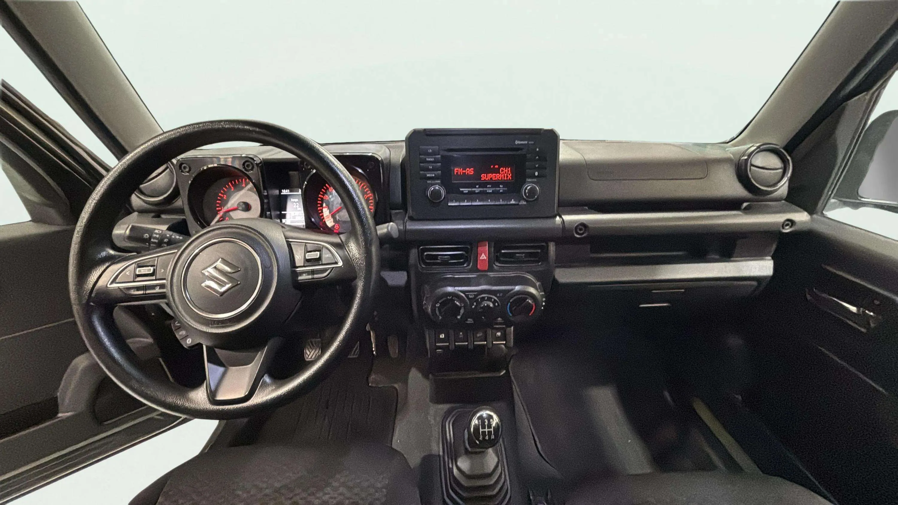 Suzuki Jimny 1.5 JLX - foto 11