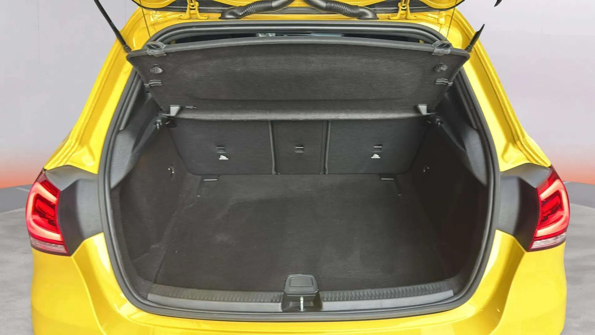 Mercedes-Benz Clase A Mercedes-AMG A 35 4MATIC+ - foto 16