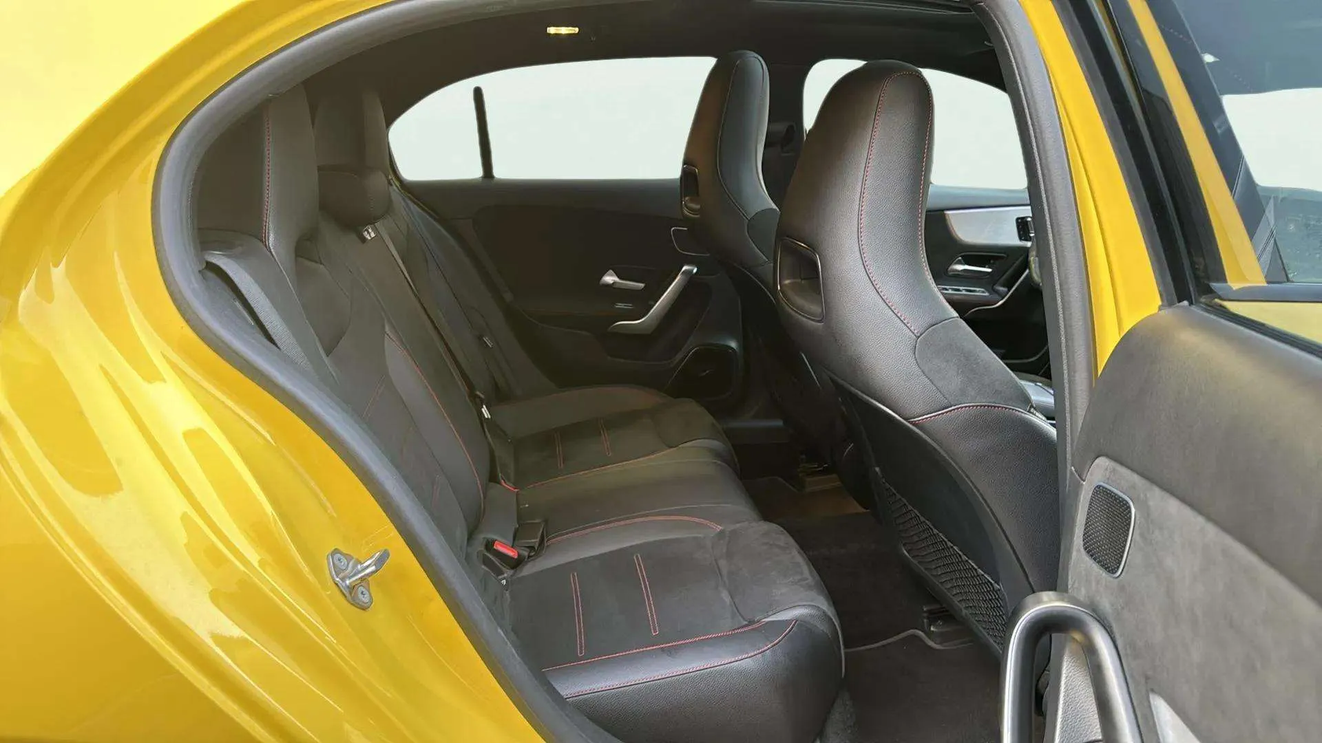 Mercedes-Benz Clase A Mercedes-AMG A 35 4MATIC+ - foto 14