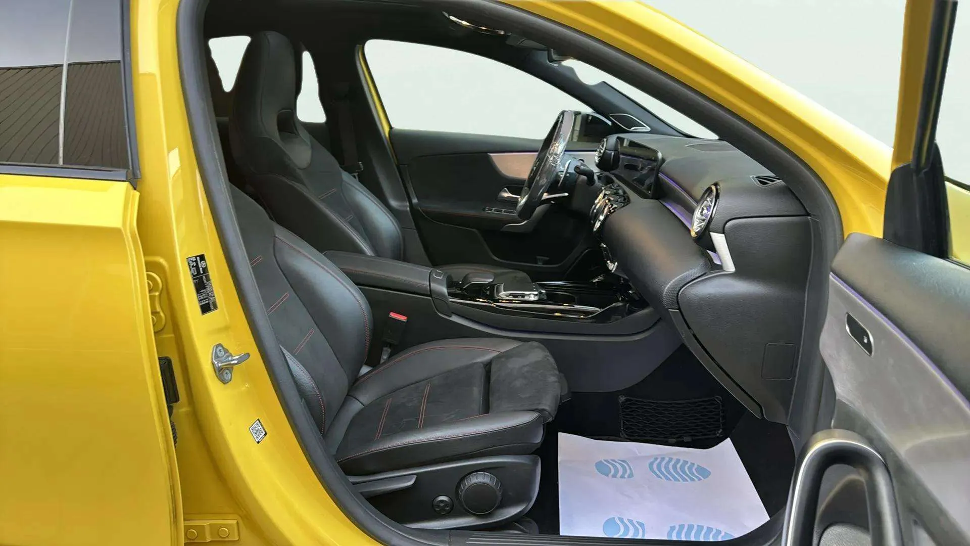 Mercedes-Benz Clase A Mercedes-AMG A 35 4MATIC+ - foto 13