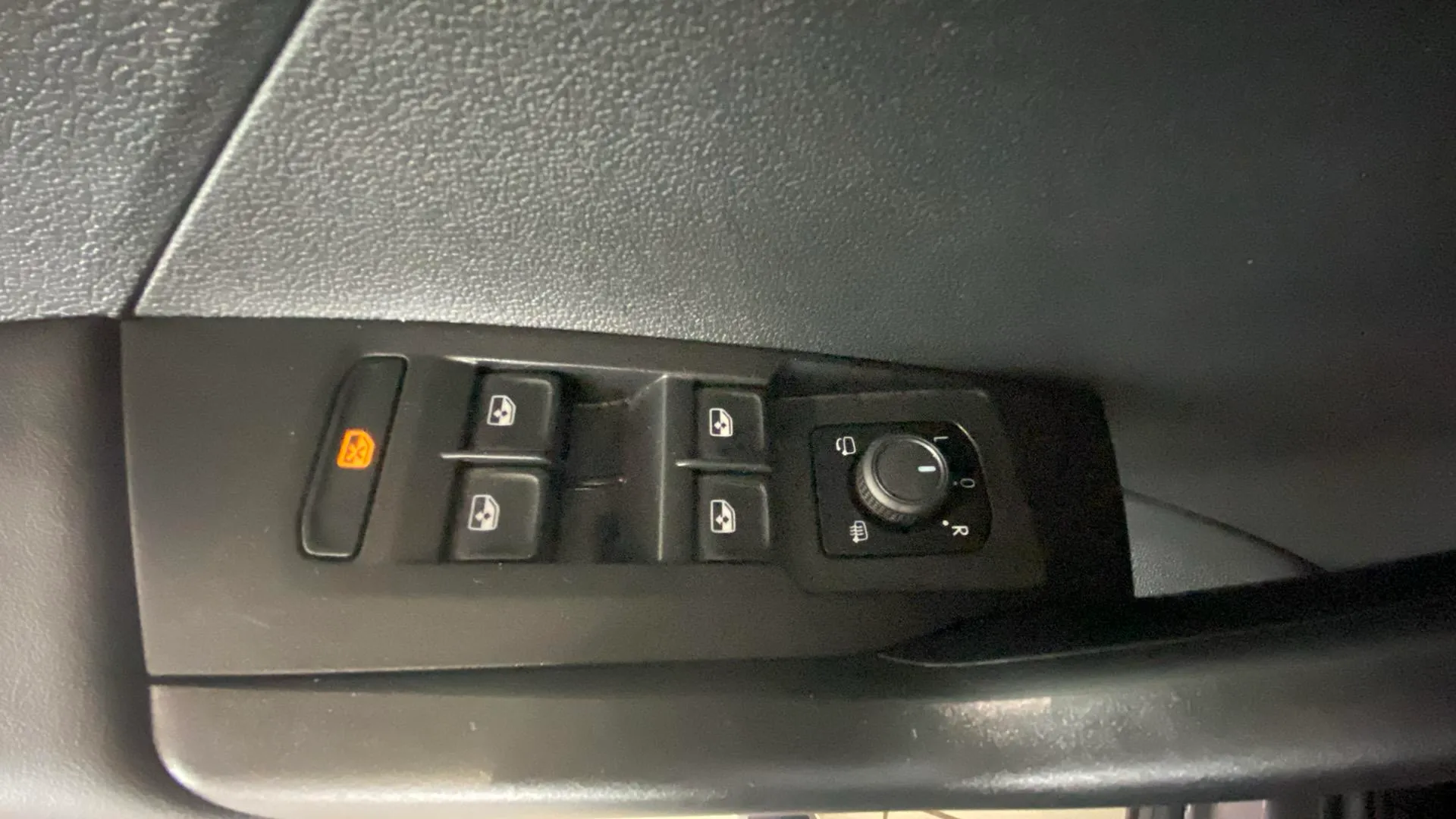 Volkswagen T-Cross Advance 1.0 TSI - foto 35