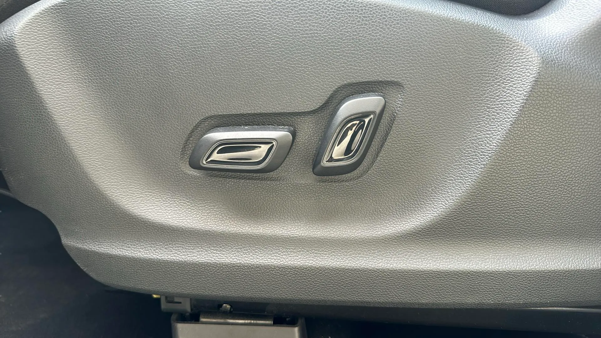 MG ZS 1.0T Luxury - foto 28