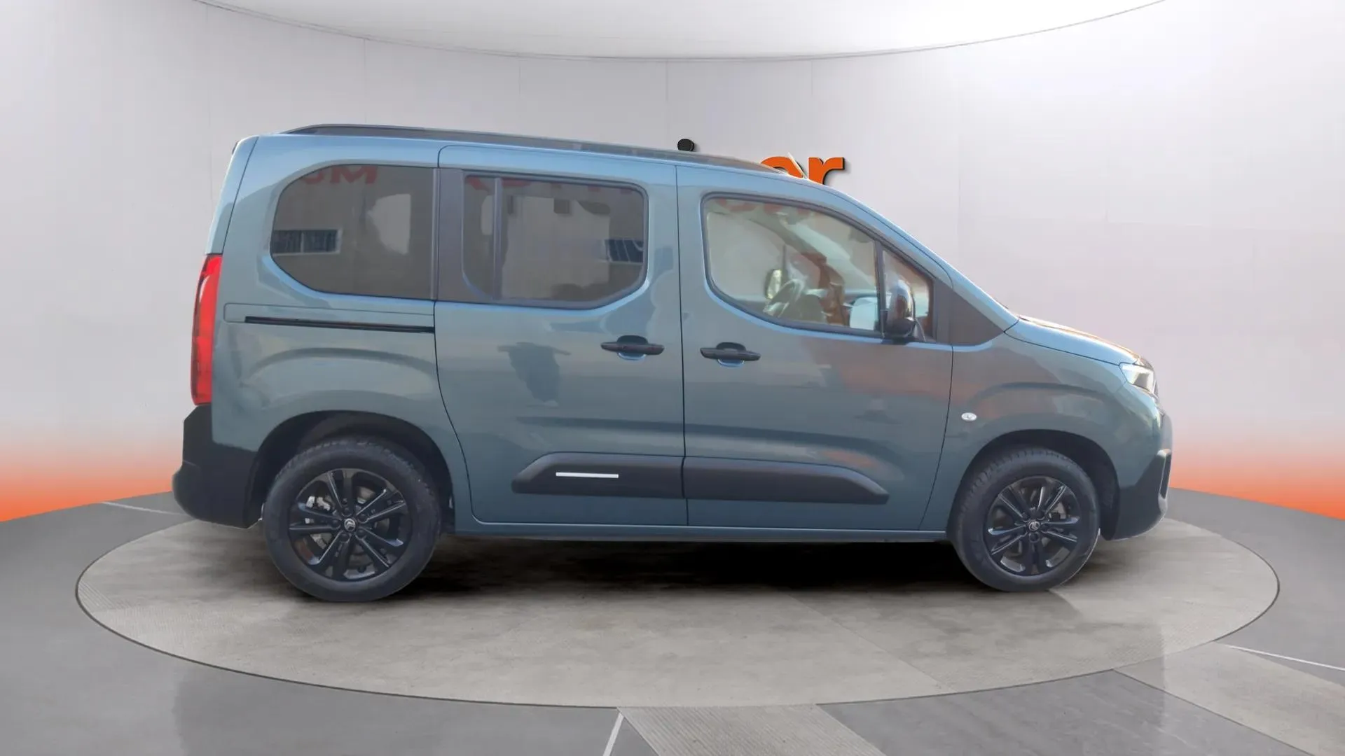 Citroën Berlingo XL Plus Diésel - foto 8