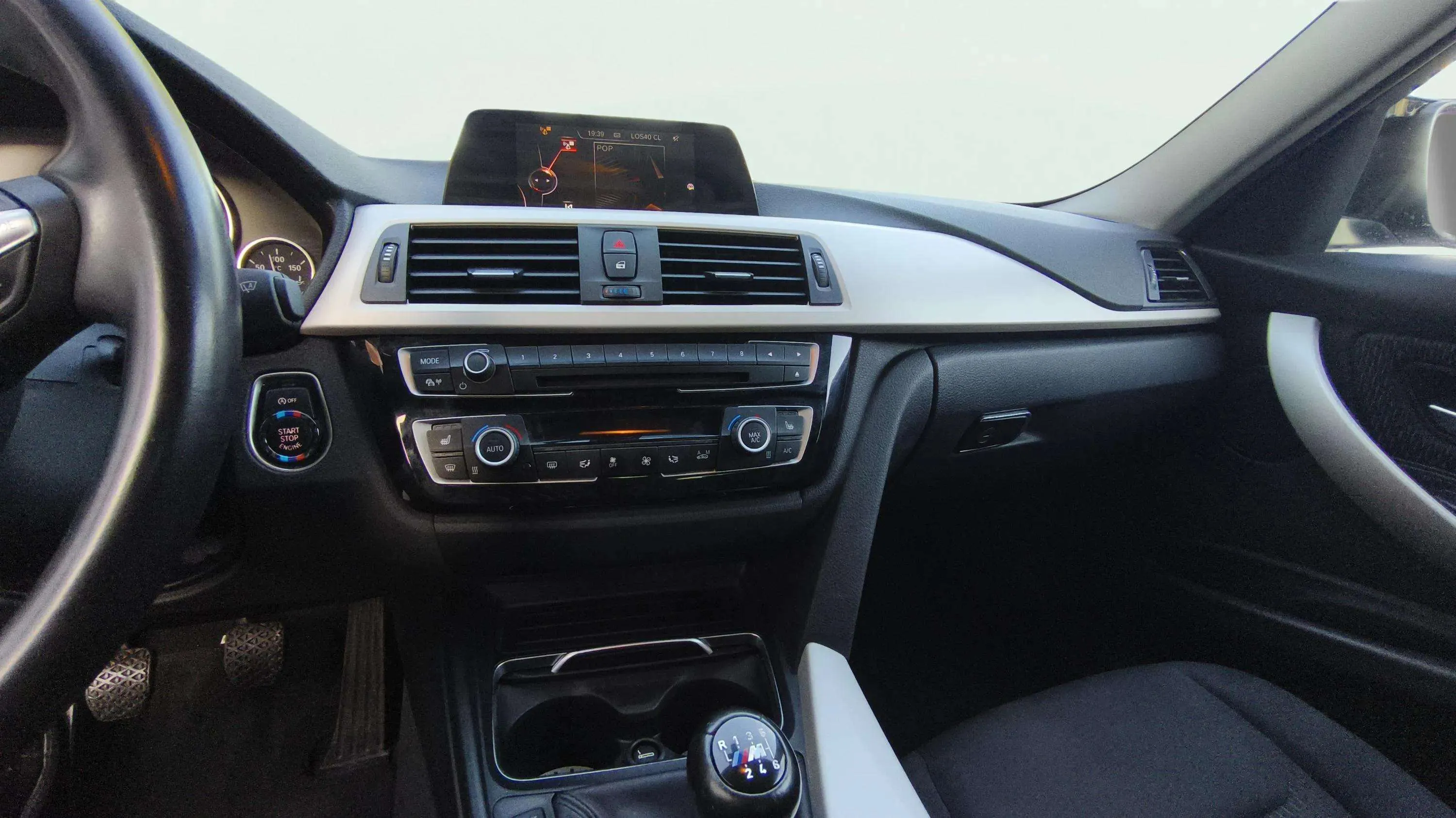 BMW Serie 3 318d - foto 16