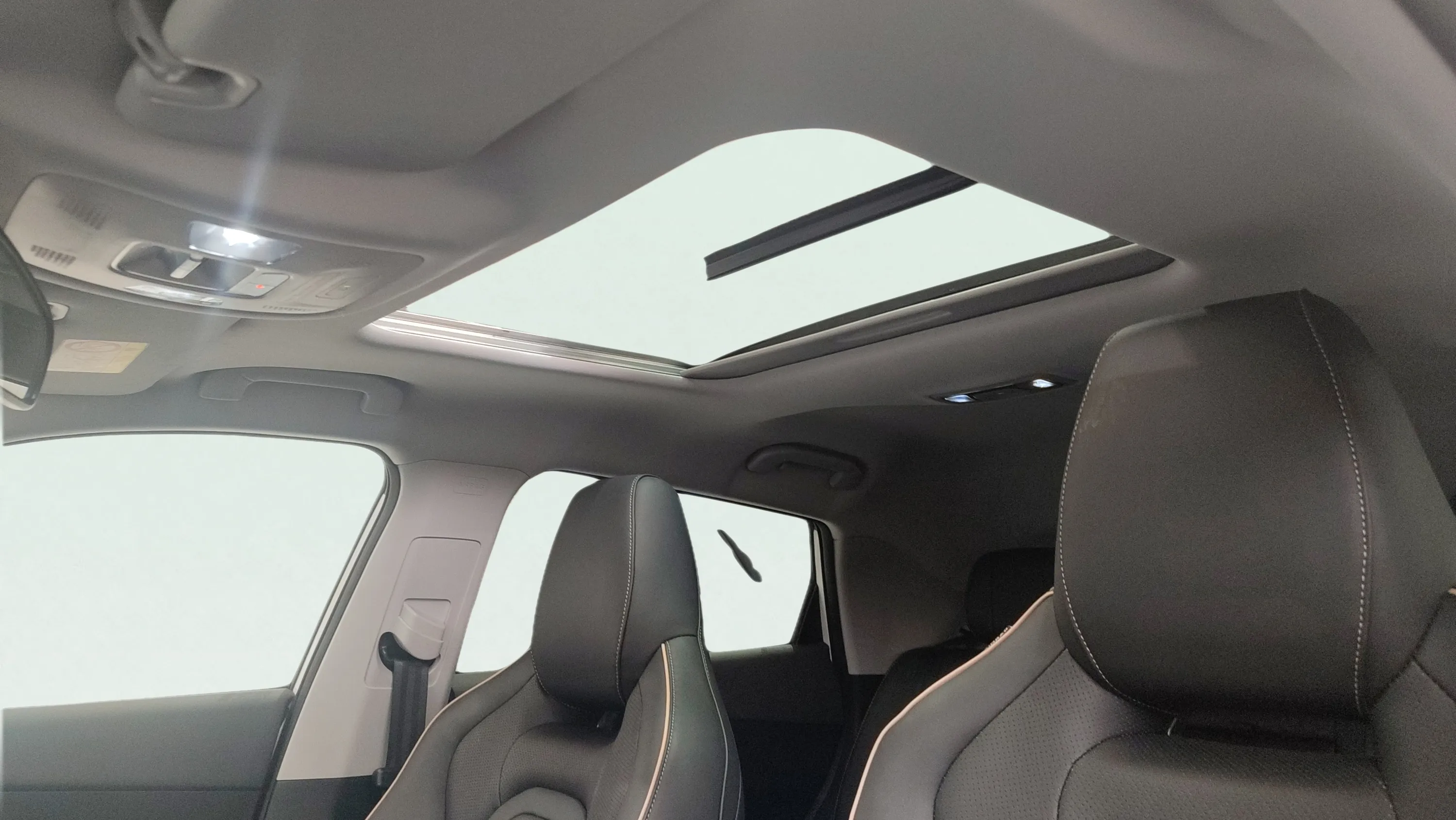 Omoda 5 1.6 T-GDi DCT Premium - foto 18