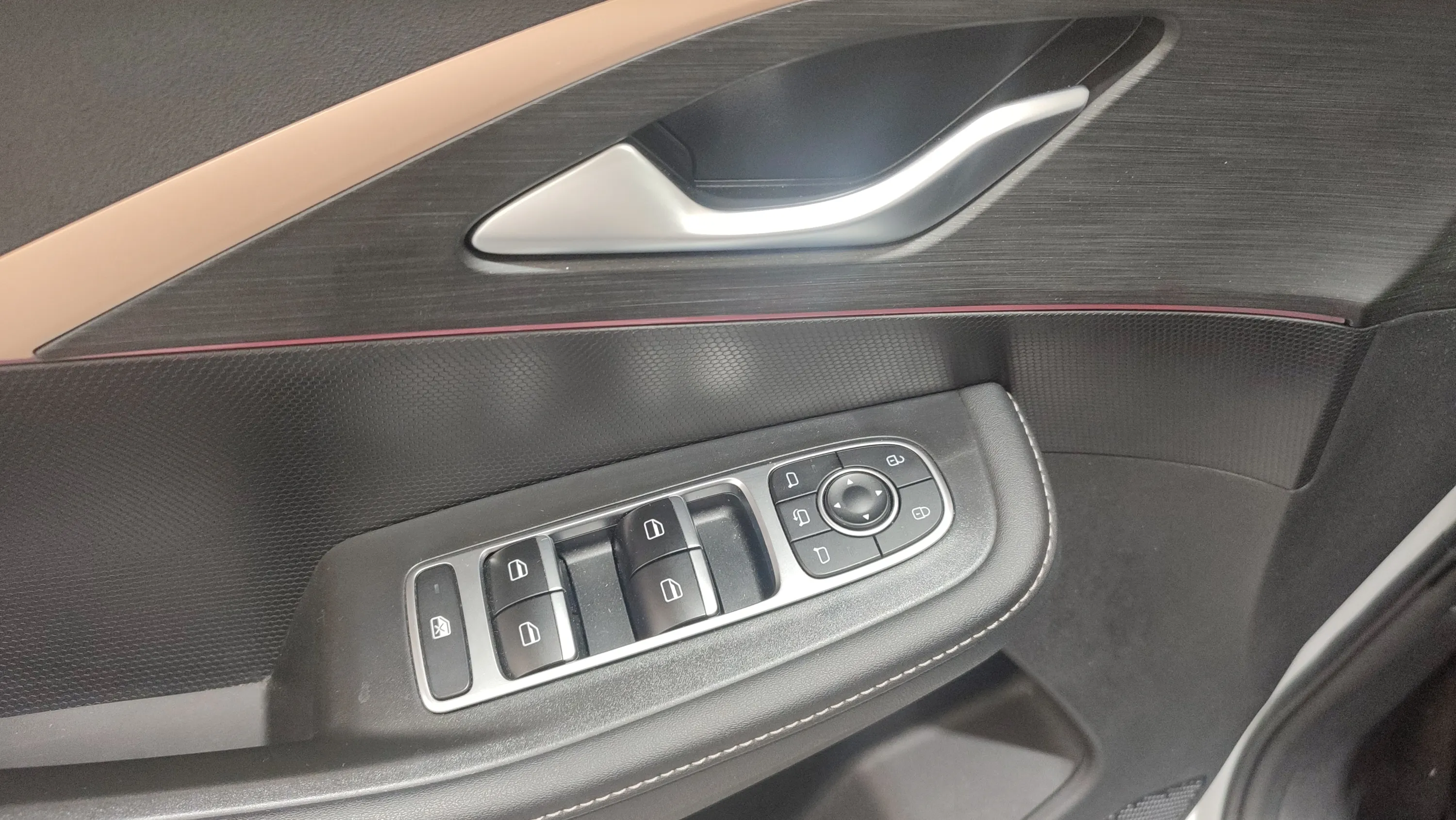 Omoda 5 1.6 T-GDi DCT Premium - foto 27