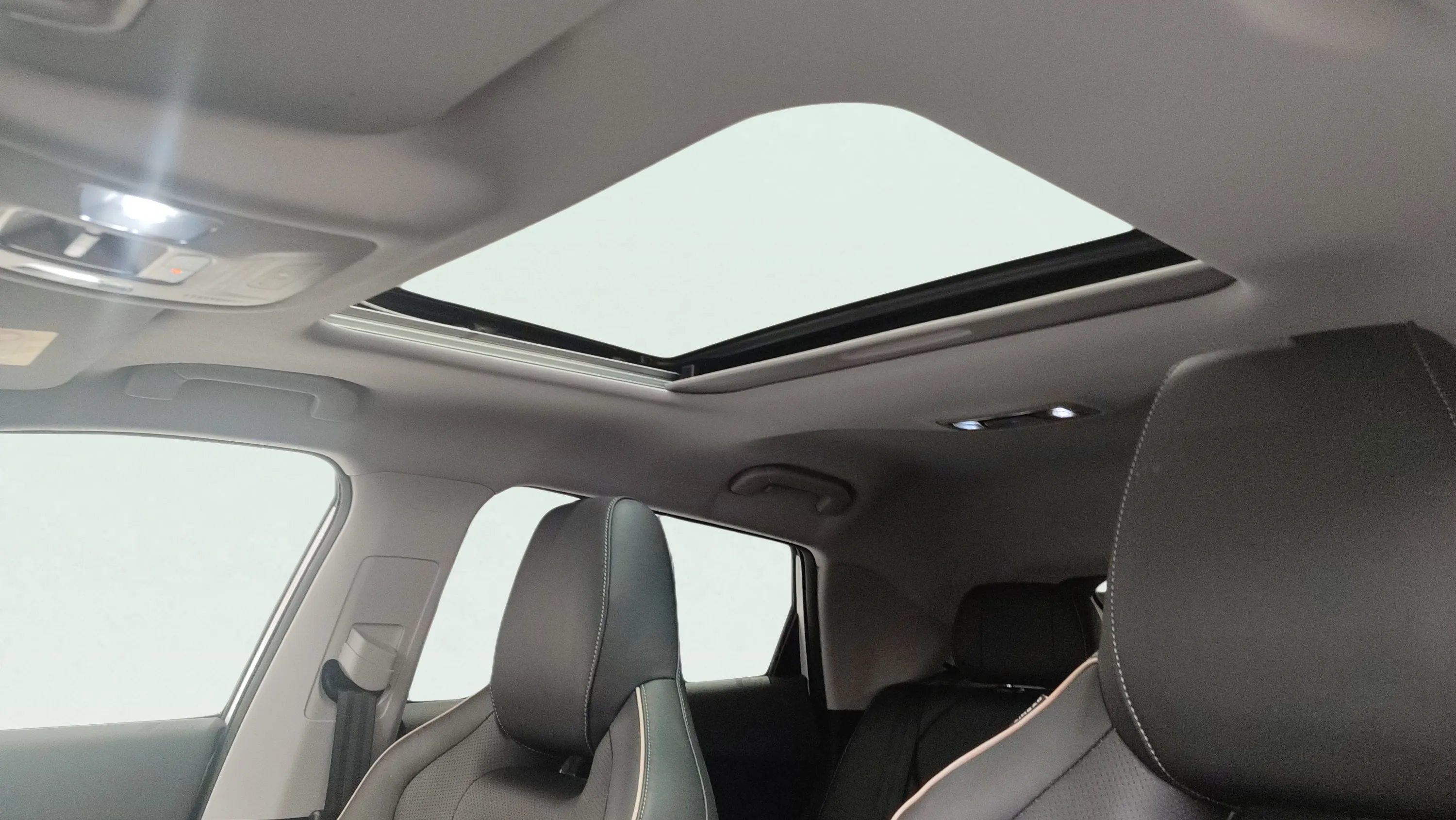 Omoda 5 1.6 T-GDi DCT Premium - foto 17
