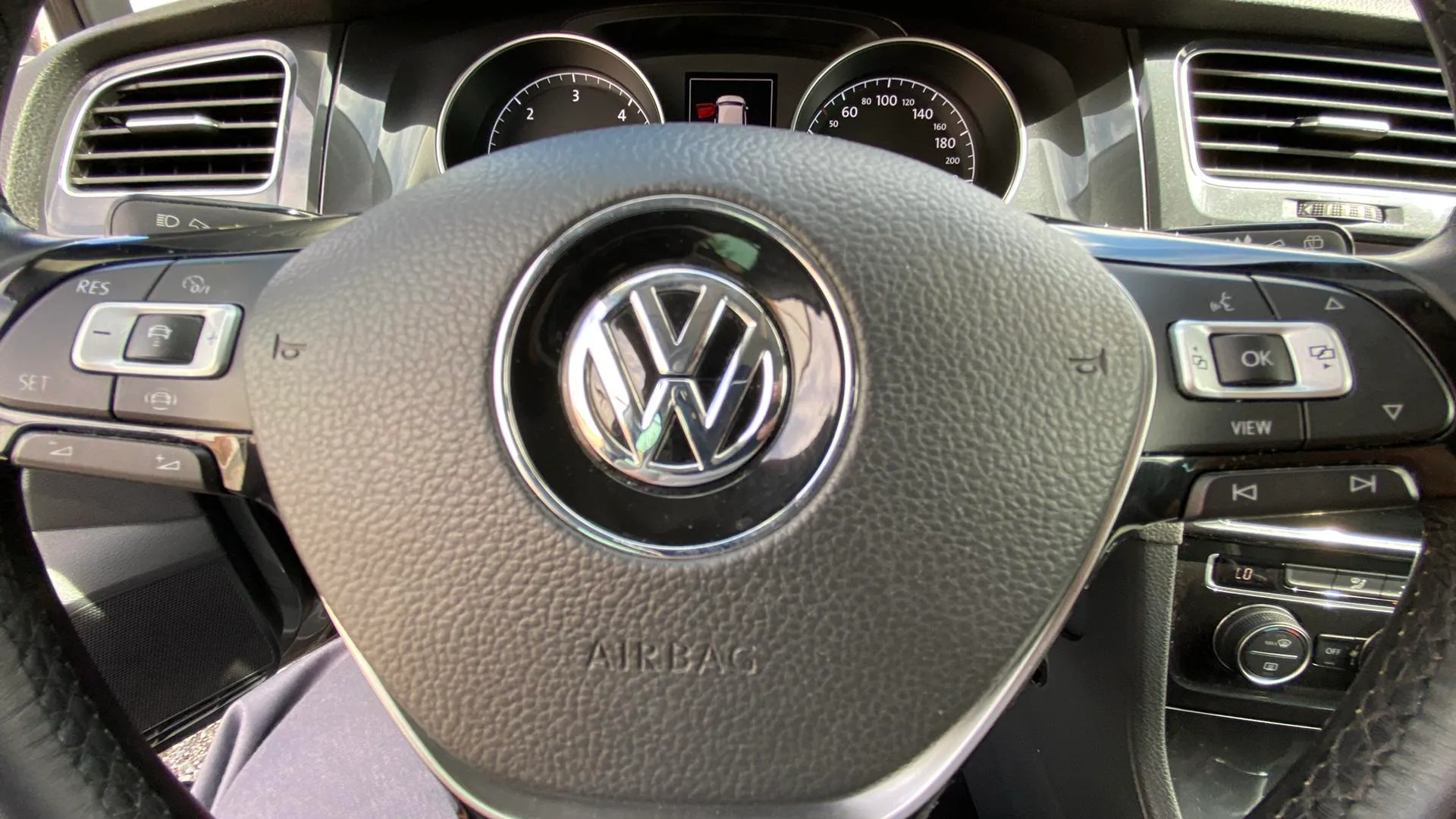 Volkswagen Golf Advance 1.6 TDI - foto 24