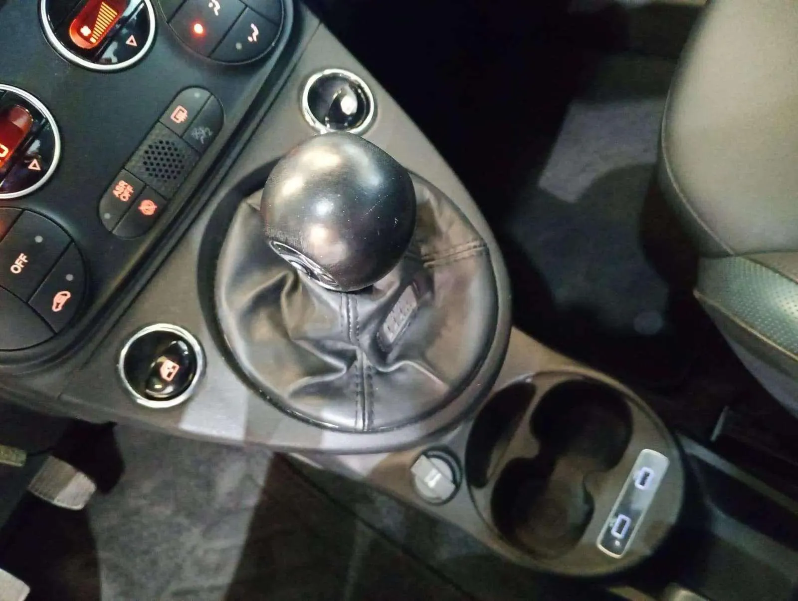 Fiat 500 Connect 1.0 Hybrid - foto 8