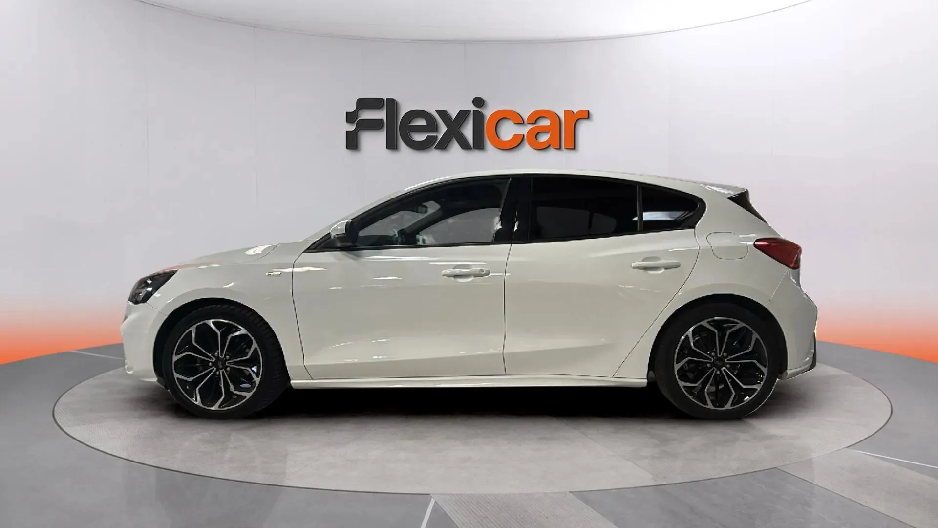 Ford Focus 1.0 EcoBoost ST-Line - foto 5