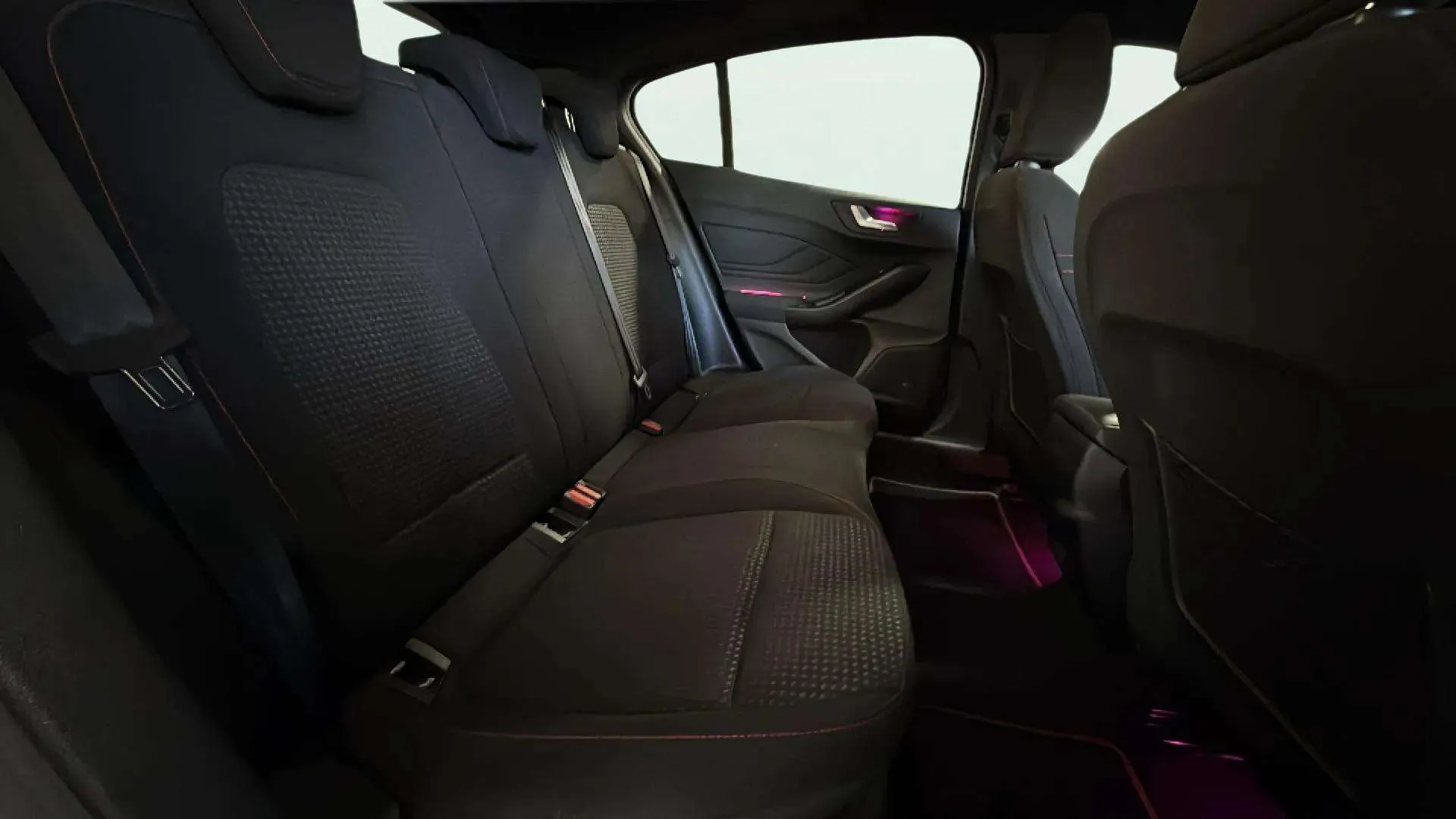 Ford Focus 1.0 EcoBoost ST-Line - foto 16