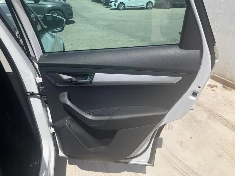 Škoda Karoq 1.5 TSI DSG ACT Selection - foto 17