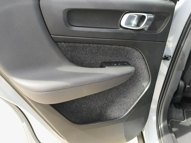 Volvo XC40 1.5 T4 Recharge PHEV Core - foto 32