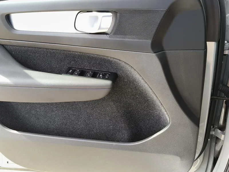 Volvo XC40 1.5 T4 Recharge PHEV Core - foto 27