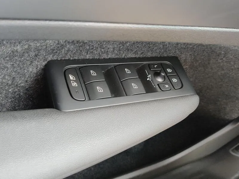 Volvo XC40 1.5 T4 Recharge PHEV Core - foto 26