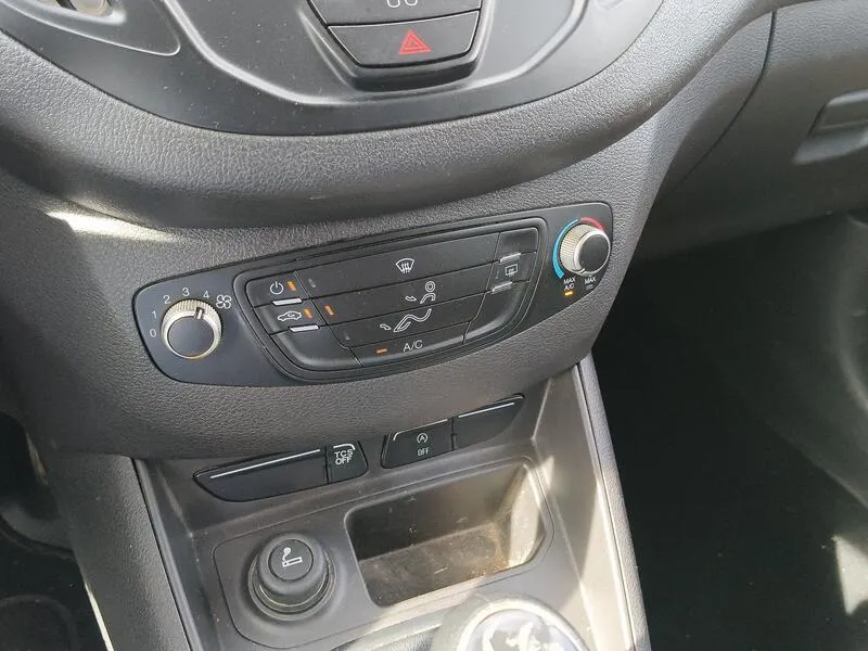Ford Transit 1.5 TDCi Trend - foto 12