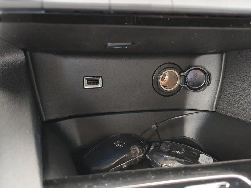 Peugeot 3008 Hybrid 225 e Allure - foto 14