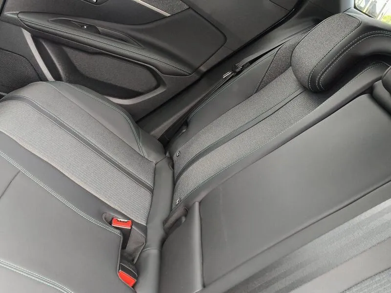 Peugeot 3008 Hybrid 225 e Allure - foto 33