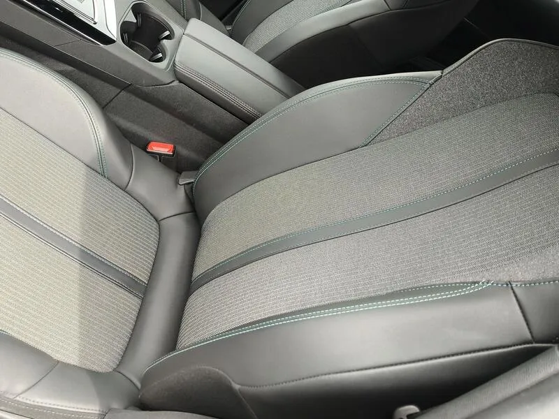 Peugeot 3008 Hybrid 225 e Allure - foto 31