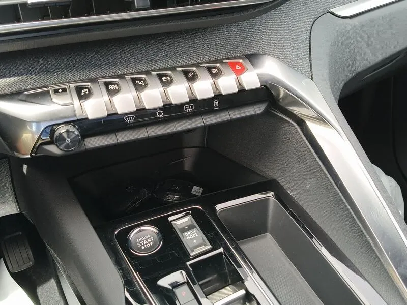 Peugeot 3008 Hybrid 225 e Allure - foto 12