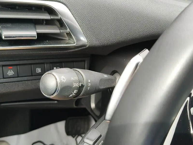 Peugeot 3008 Hybrid 225 e Allure - foto 27