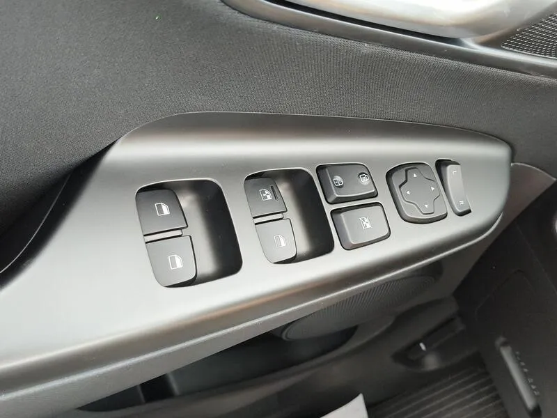 Hyundai Kona 1.6 GDI HEV Maxx - foto 30