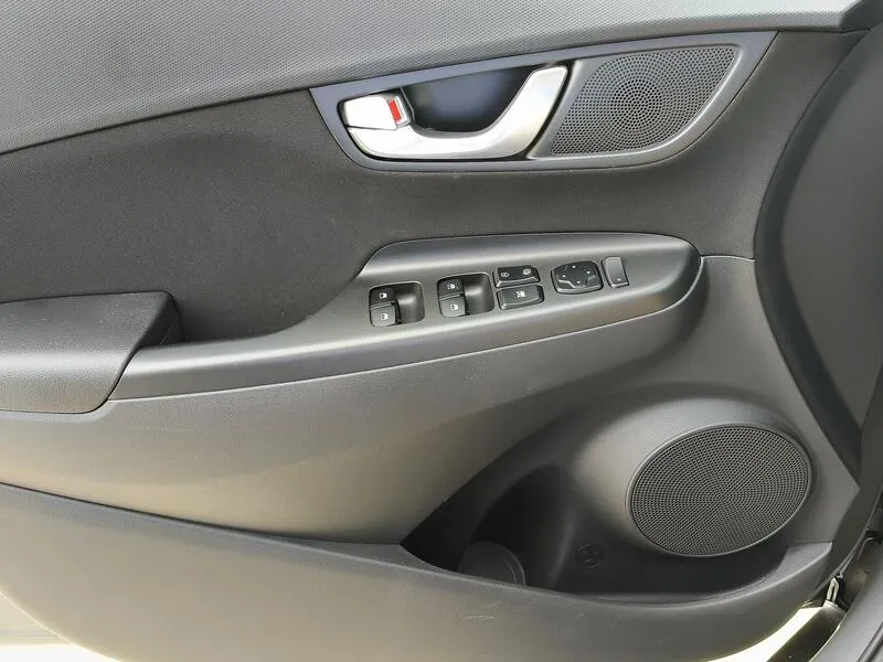 Hyundai Kona 1.6 GDI HEV Maxx - foto 31