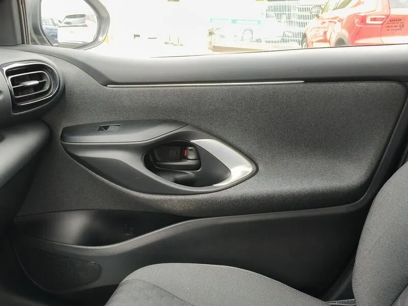 Toyota Yaris 1.5 120H Business Plus - foto 17