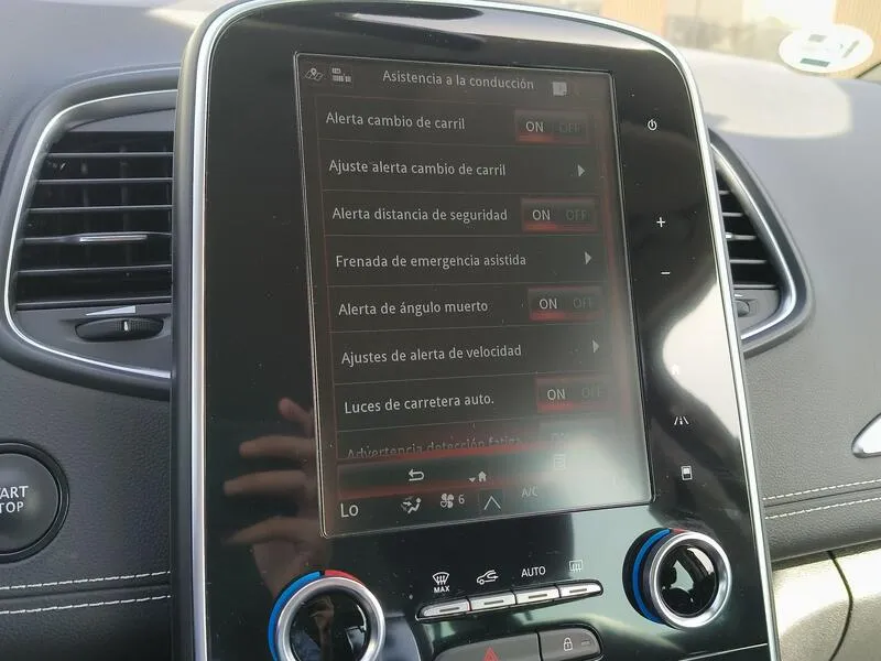 Renault Scénic Executive TCe - foto 18