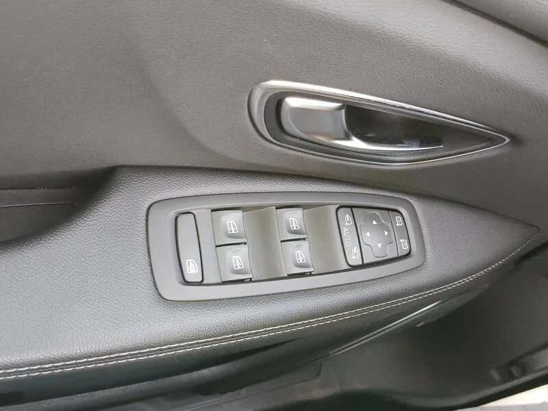 Renault Scénic Executive TCe - foto 29