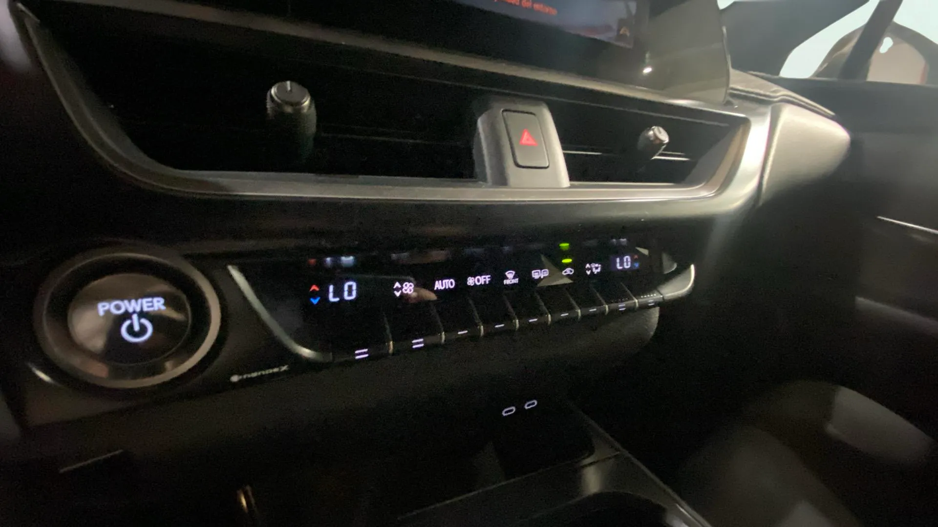 Lexus UX 250h - foto 11