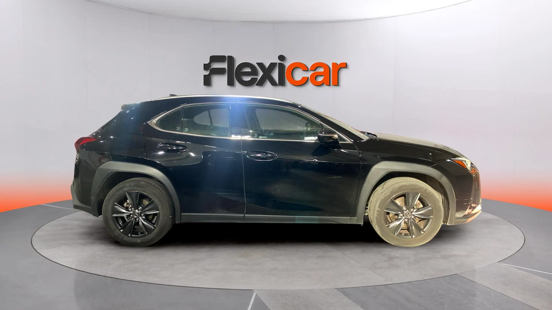 Lexus UX 250h - foto 7