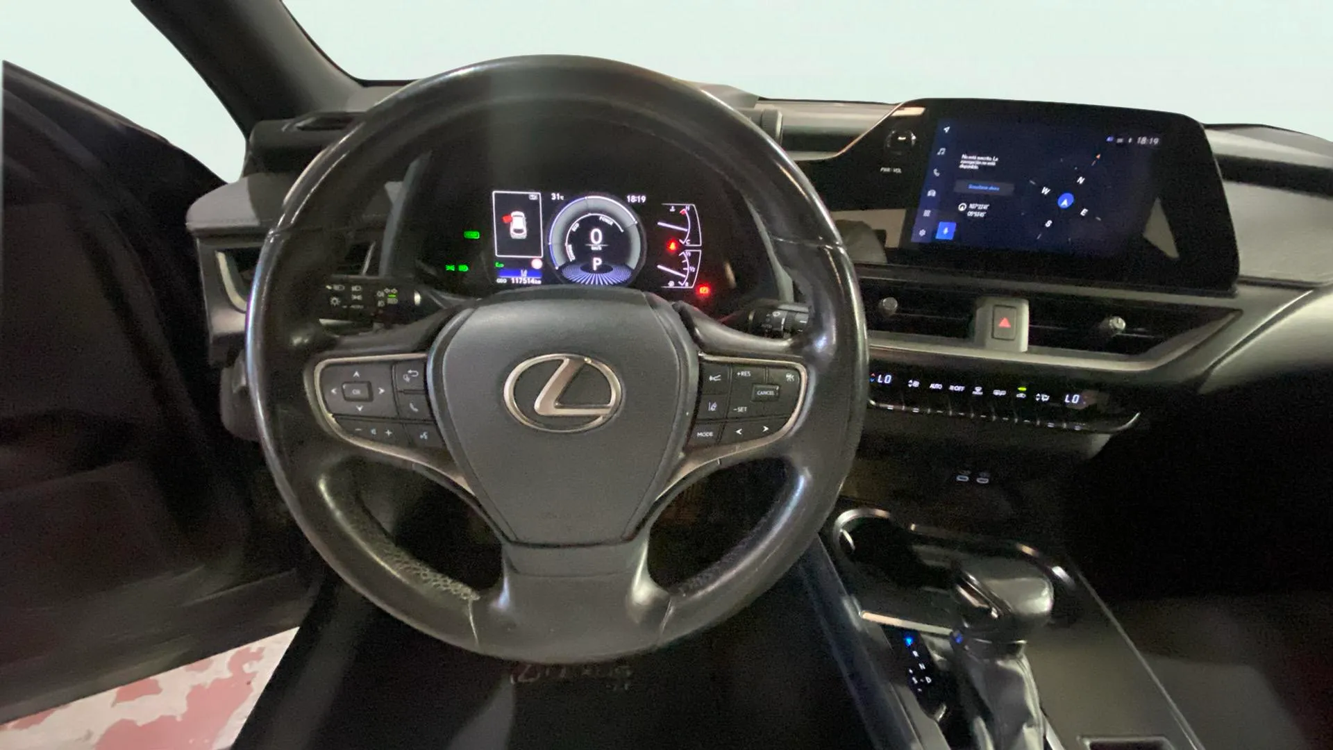 Lexus UX 250h - foto 14