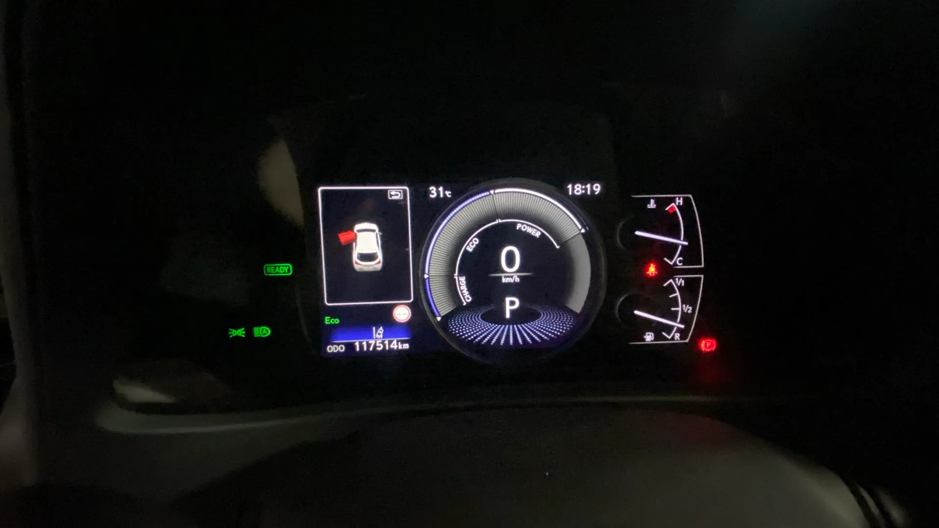 Lexus UX 250h - foto 13