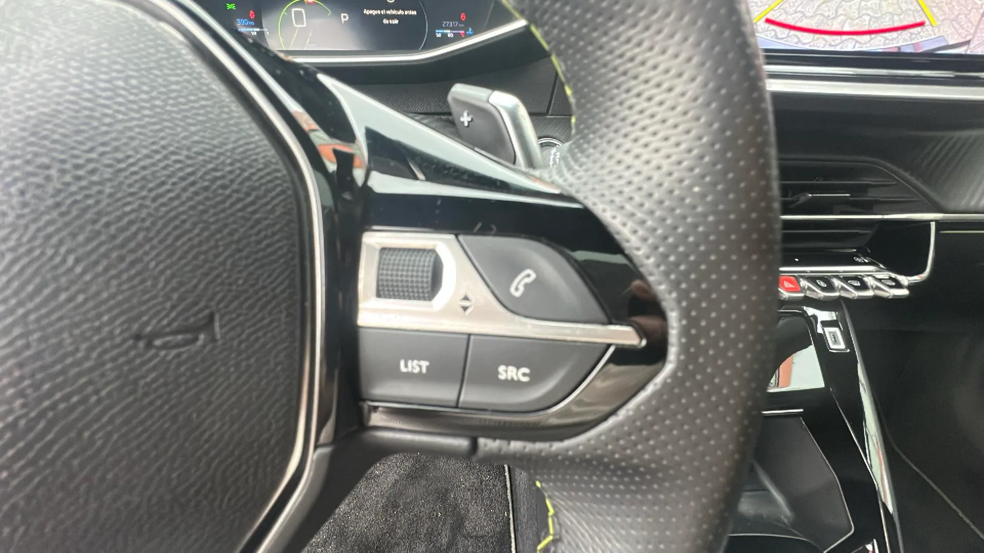 Peugeot 2008 GT PureTech 130 EAT8 - foto 18