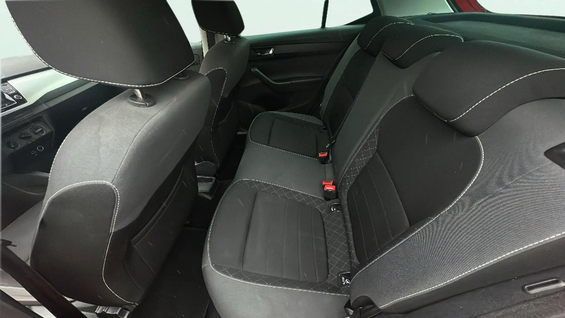 Škoda Fabia 1.0 MPI Active - foto 14