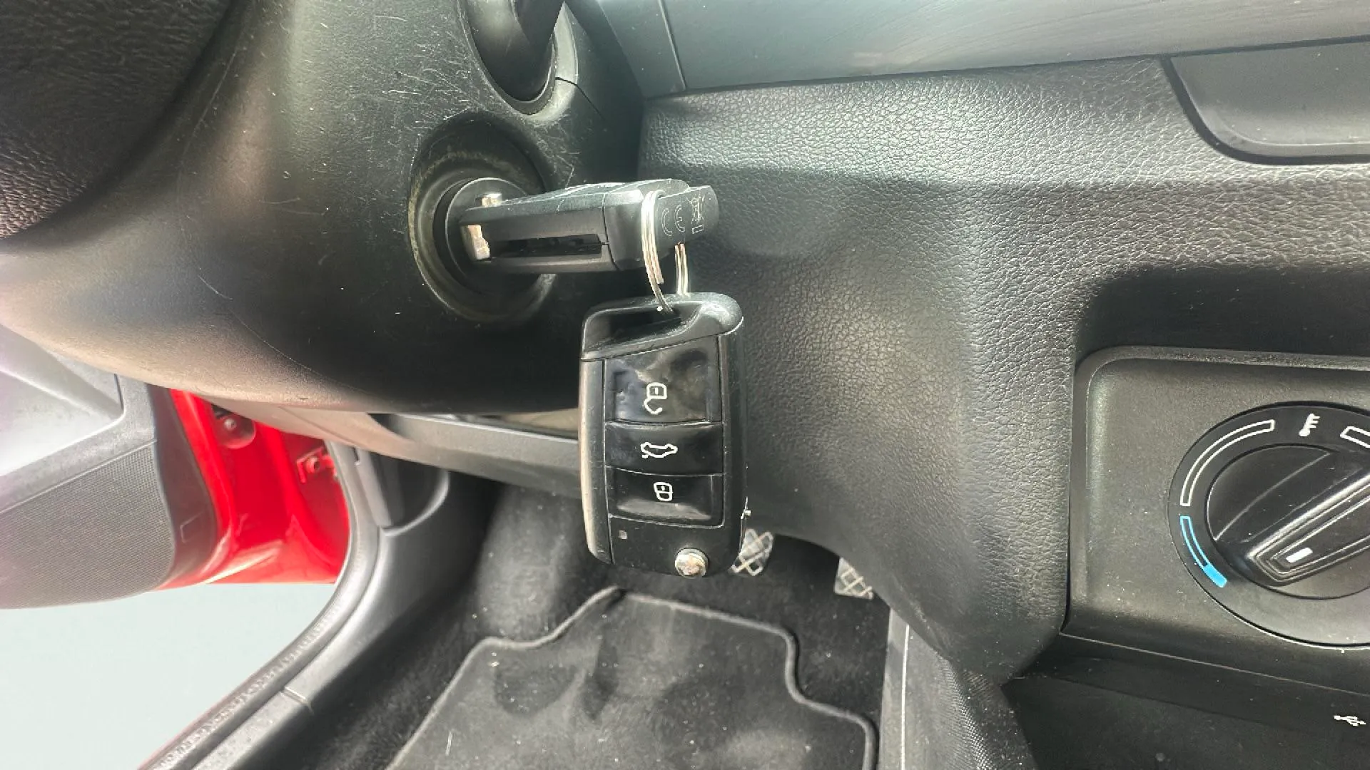 Škoda Fabia 1.0 MPI Active - foto 24
