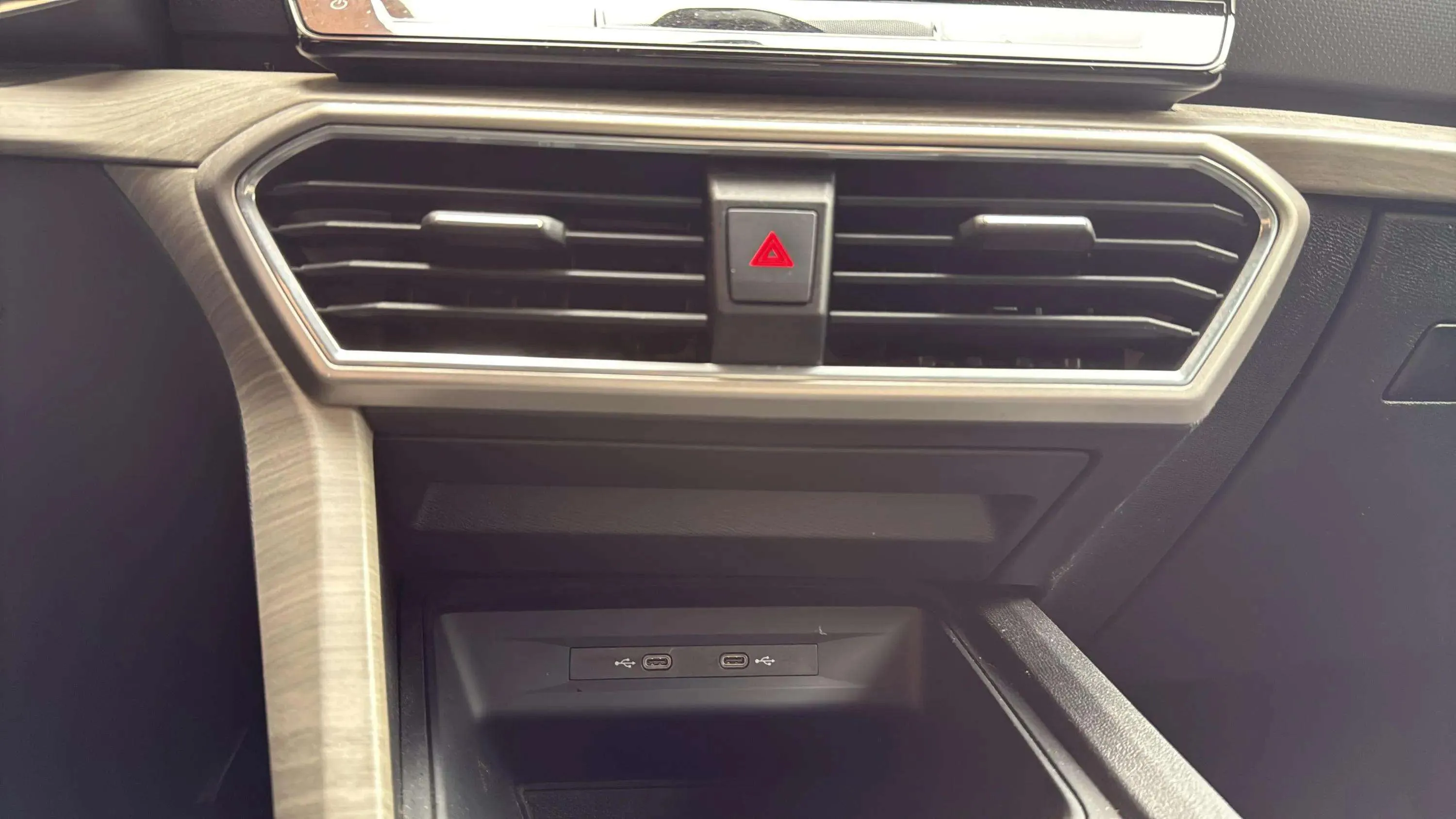 SEAT León 1.4 e-Hybrid DSG-6 Xcellence - foto 28