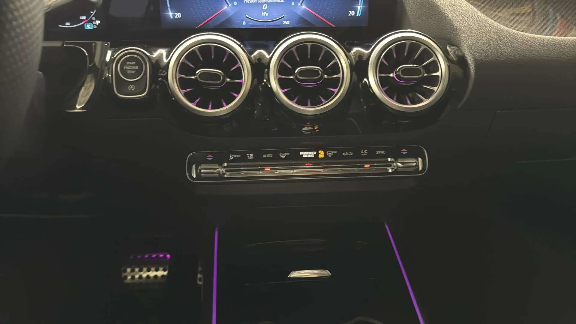 Mercedes-Benz GLA 200 D - foto 10