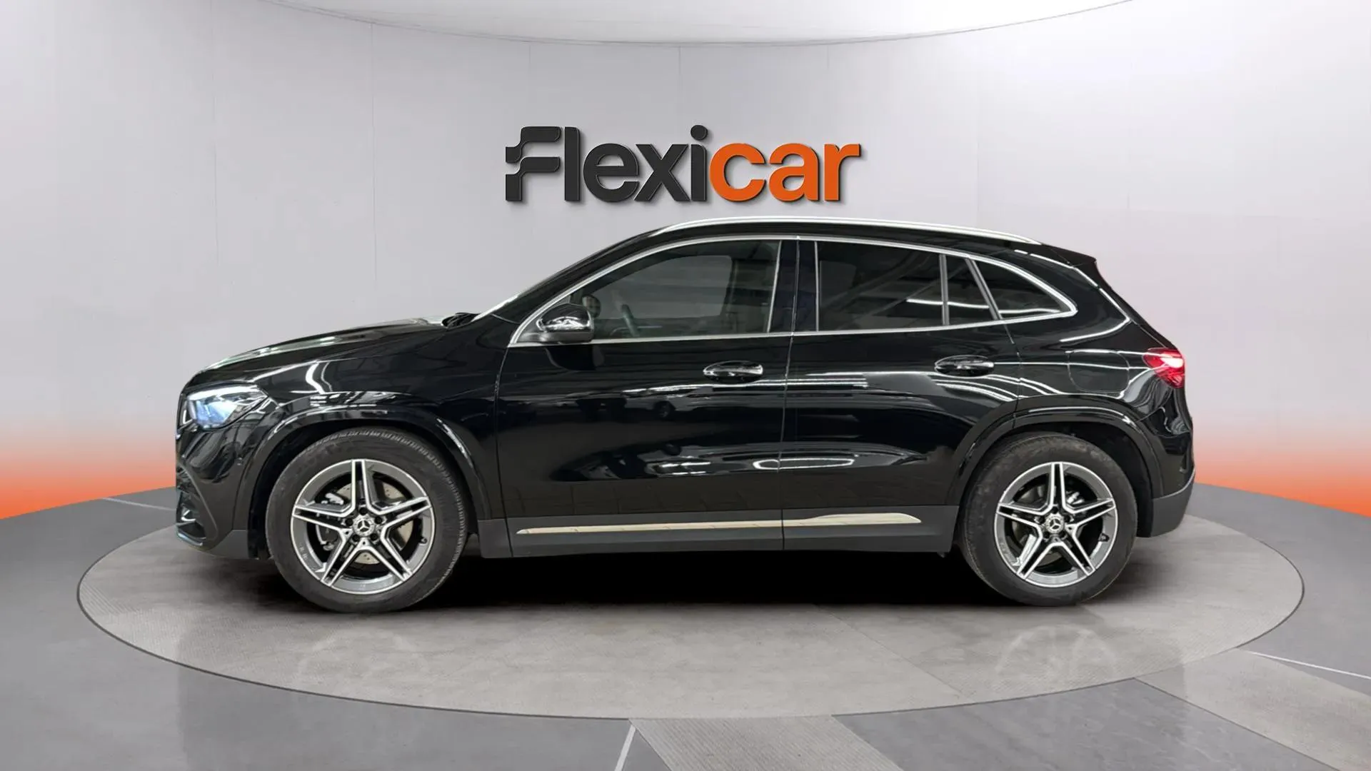 Mercedes-Benz GLA 200 D - foto 6
