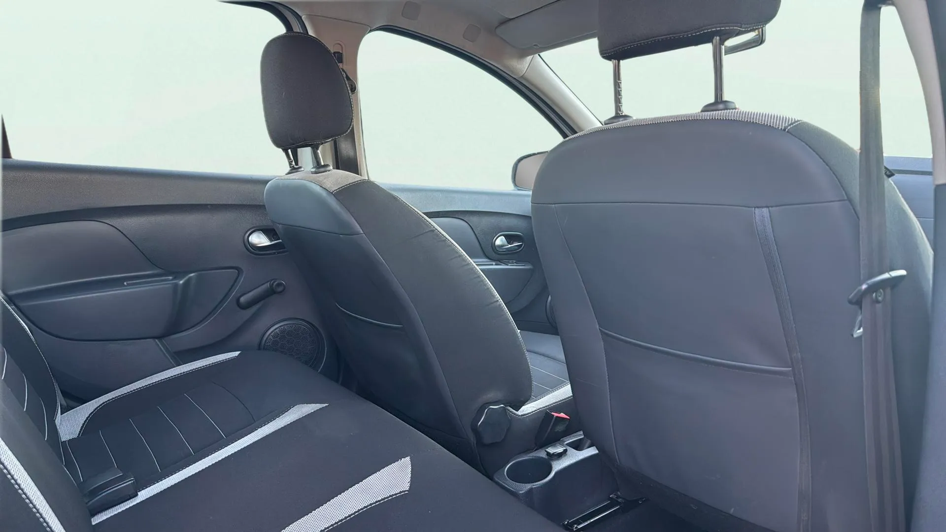Dacia Sandero Access 1.0 18 - foto 16