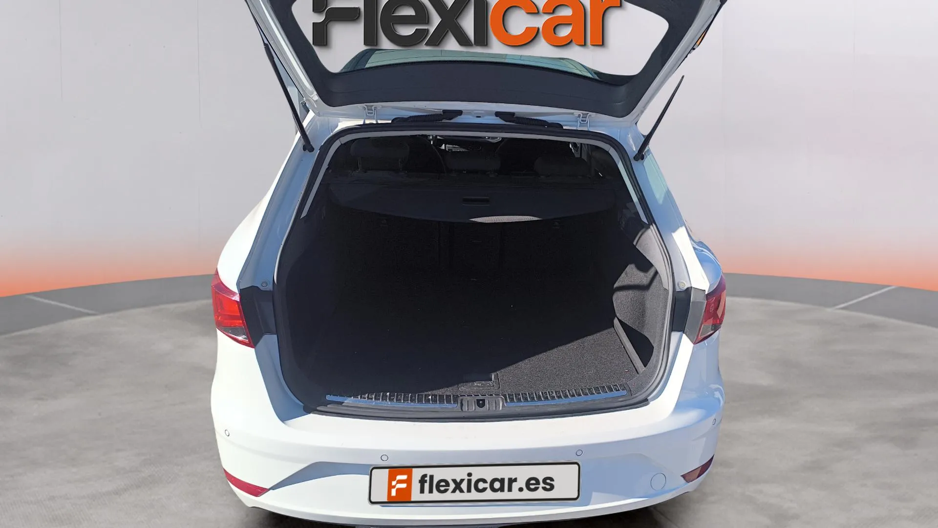 SEAT León ST 1.6 TDI Style Ad Nav - foto 16