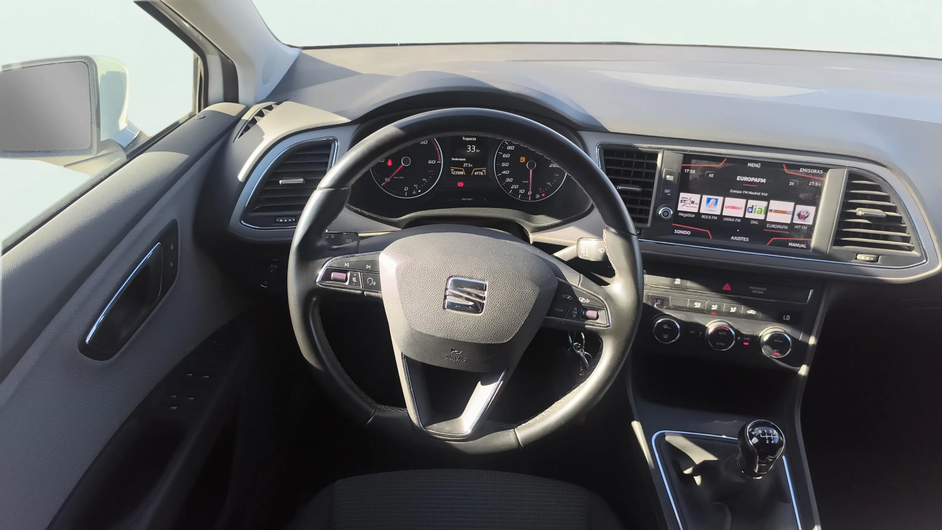 SEAT León ST 1.6 TDI Style Ad Nav - foto 11