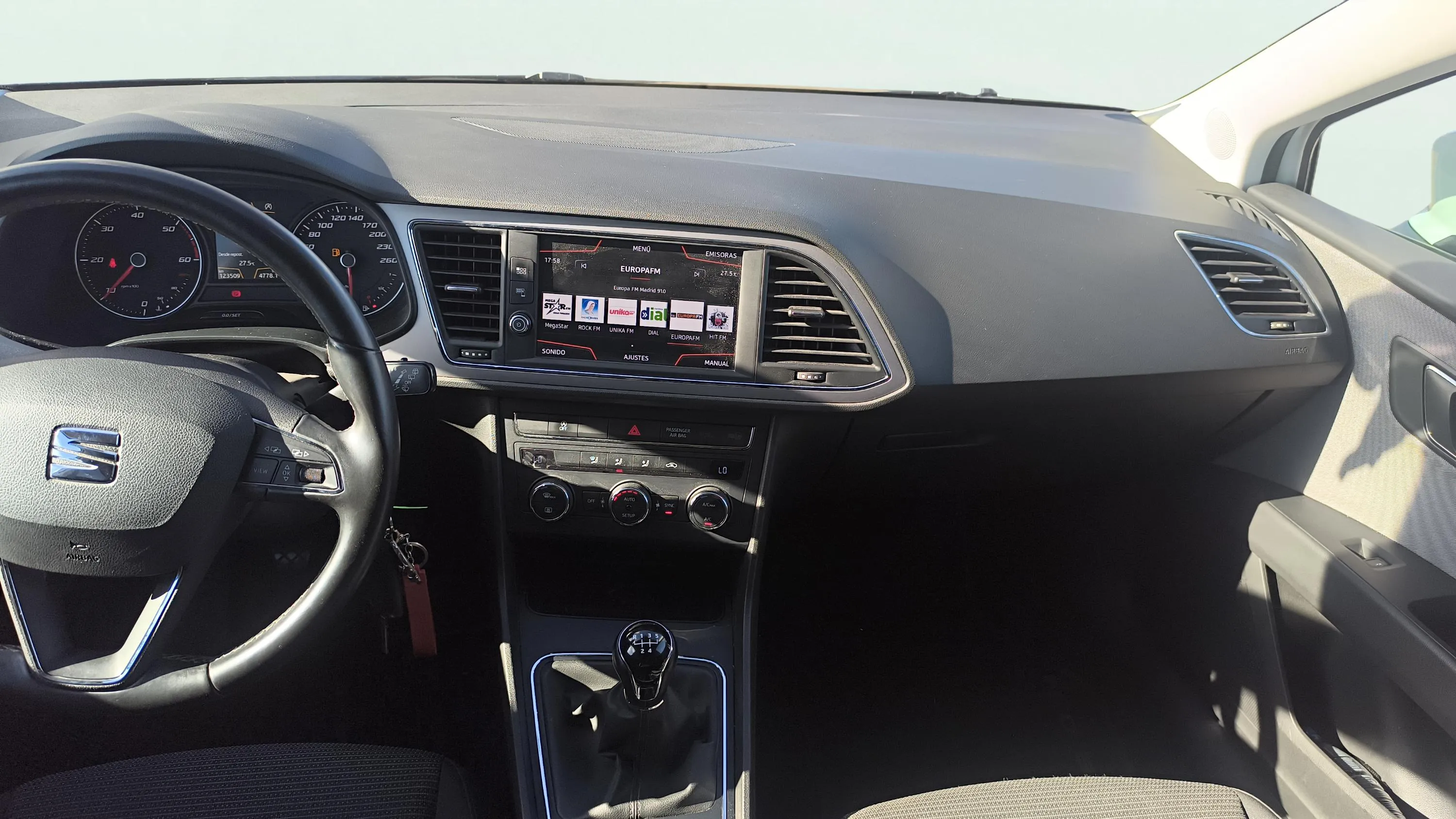 SEAT León ST 1.6 TDI Style Ad Nav - foto 10