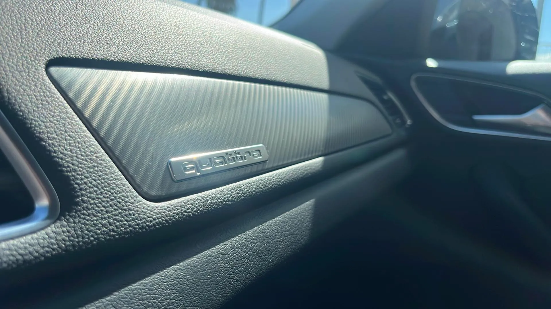 Audi Q3 2.0 TFSI quattro S tronic - foto 26