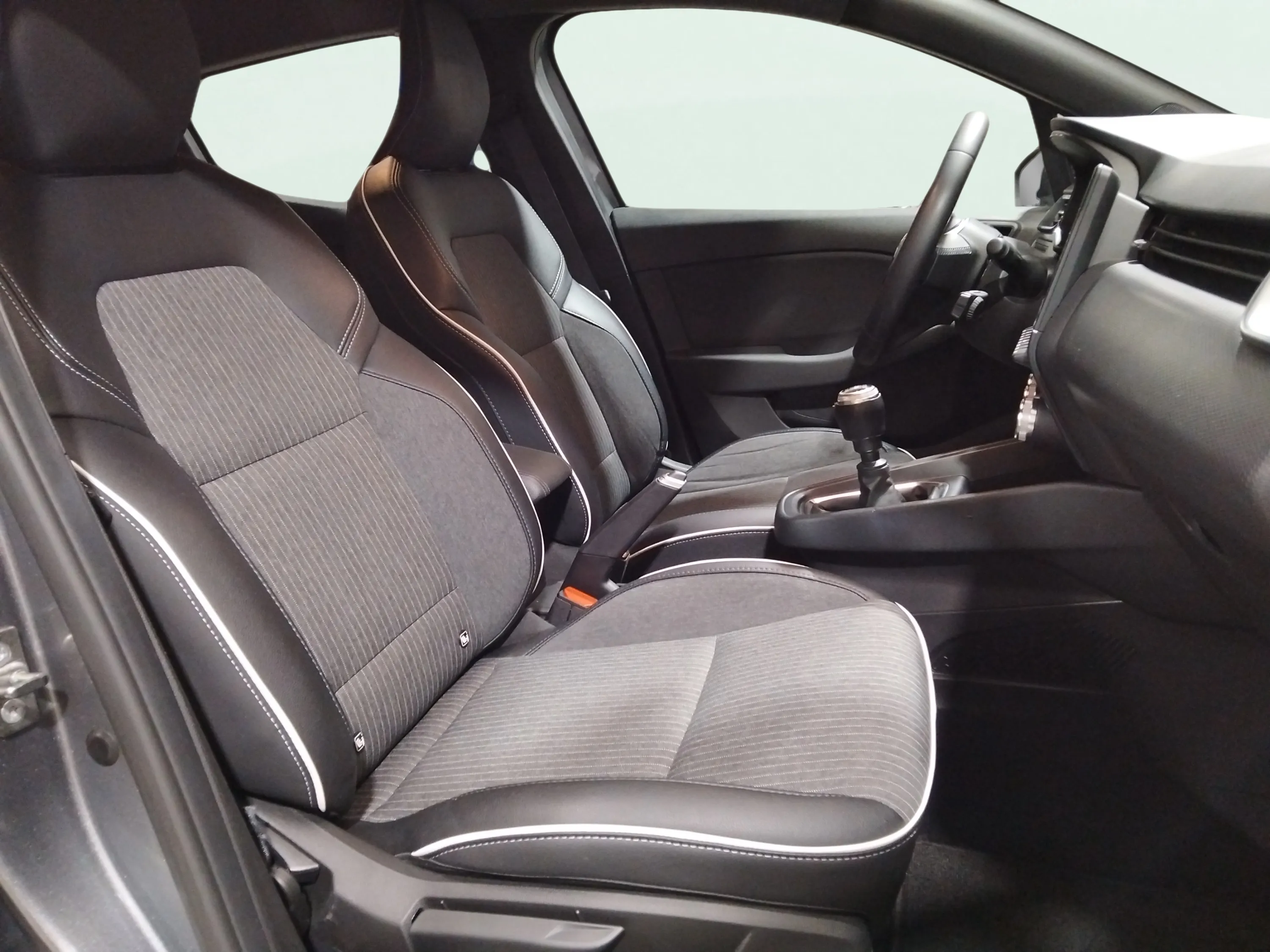Mitsubishi Colt 100T Kaiteki - foto 13