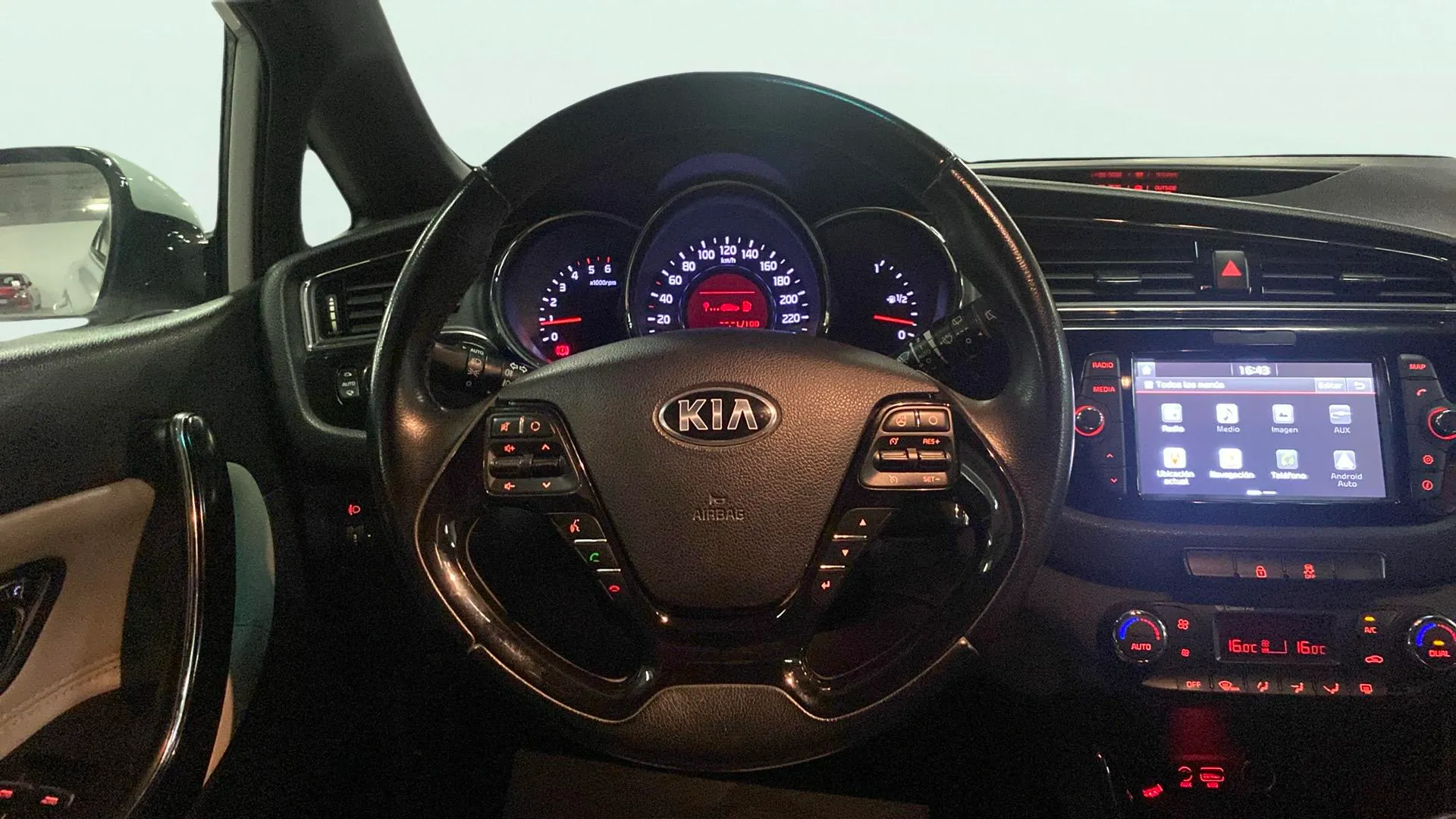 Kia Ceed 1.6 CRDi VGT x-Tech17 - foto 27